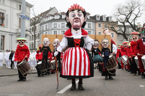 Mittwuch Nommidaag uff und näbe em Cortège