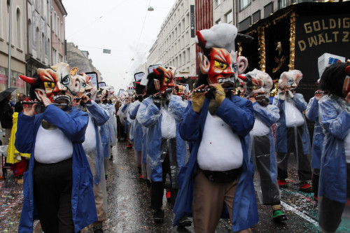 Dr Stamm am Mäntig Nommidaag uffem Cortège